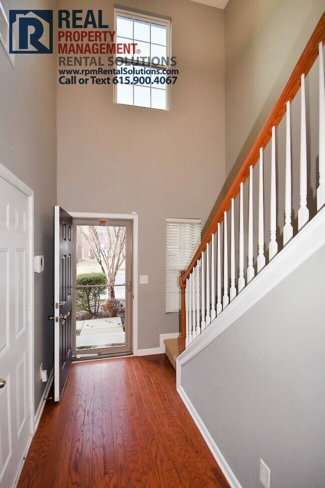 Foto del edificio - Wonderful 3 bedroom townhome! Attached gar...
