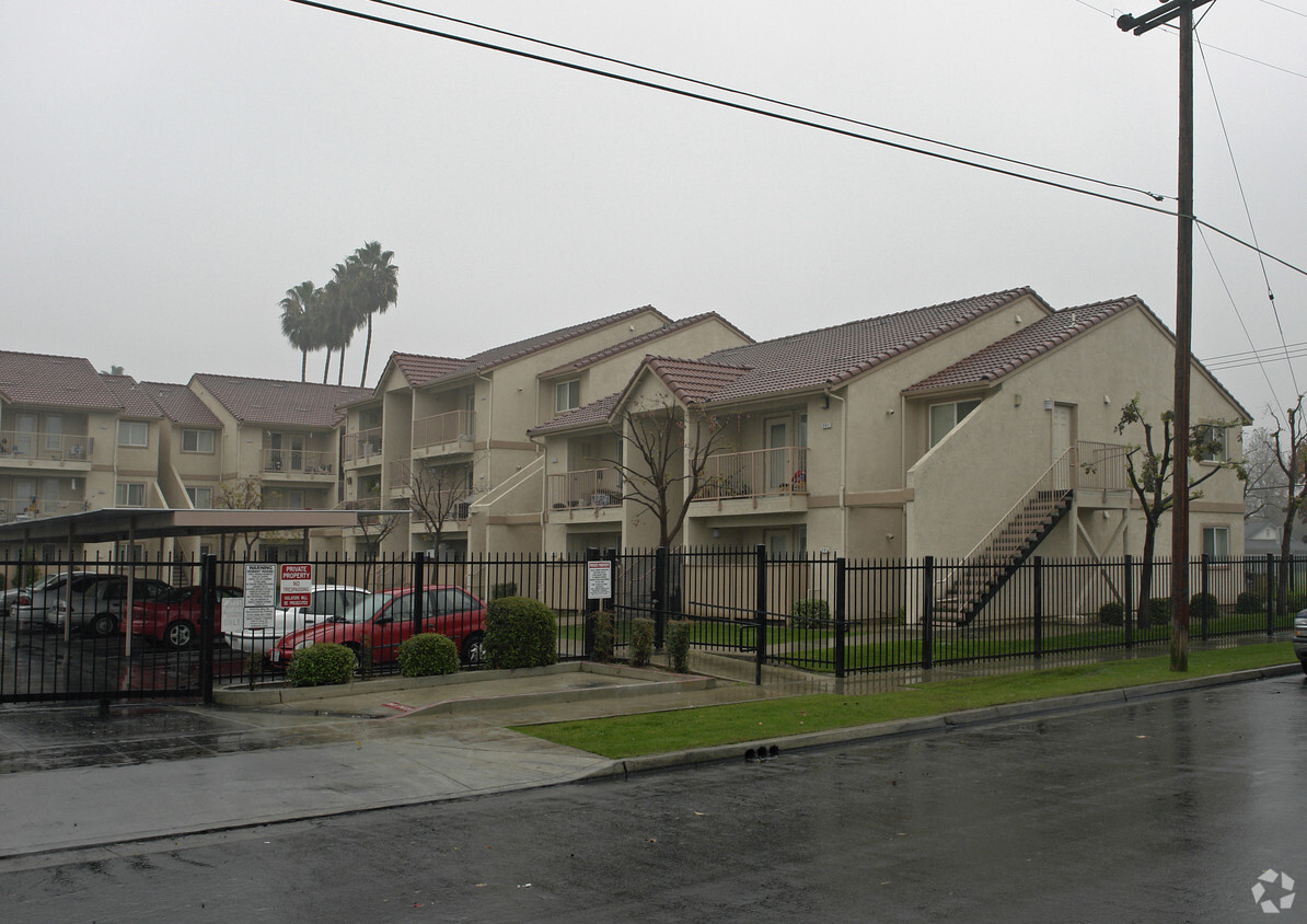 Building Photo - Villa Del Mar Apartments