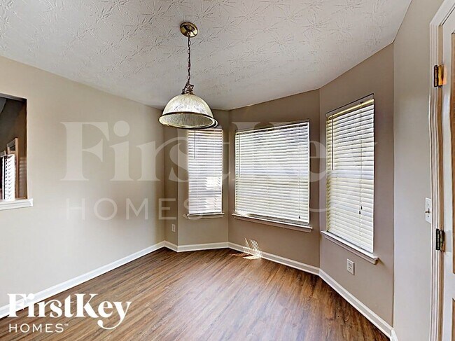 Foto del edificio - 505 Creekview Blvd