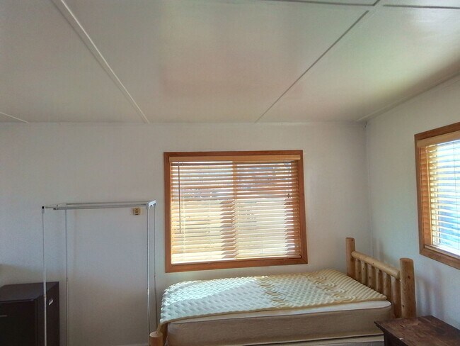 Foto del edificio - Studio for single person-All Utilities Included!