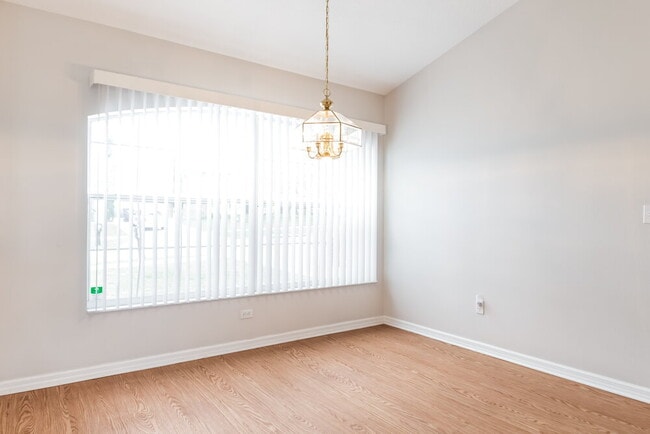 Foto del edificio - 819 Shore Breeze Way