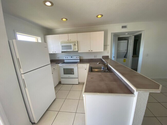 Foto del edificio - 25050 Sandhill Blvd