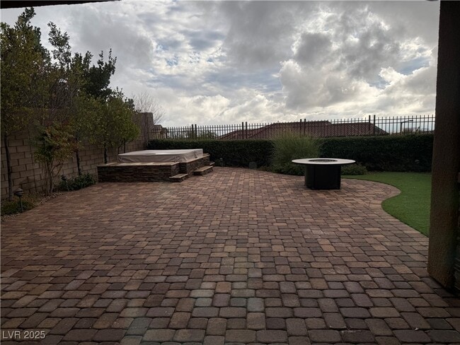 Building Photo - 304 Rezzo St