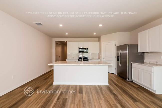 Foto del edificio - 8021 Majestic Palms Ct