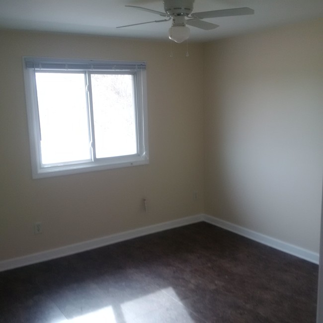 Building Photo - 315 Ridge Lane Dr
