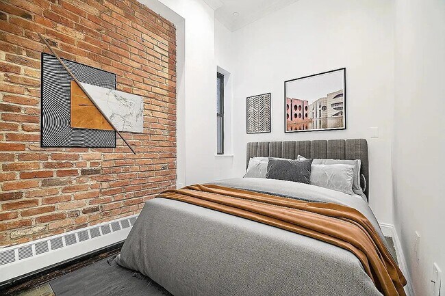 Foto del edificio - 328 E 4th St