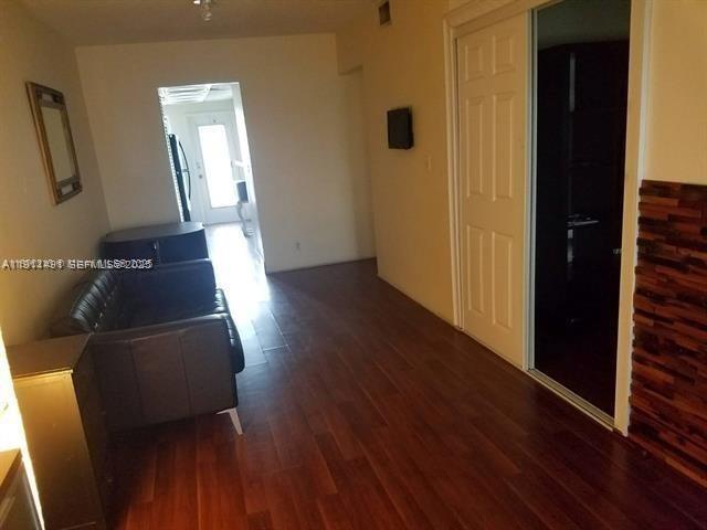 Foto del edificio - 1430 NE 170th St