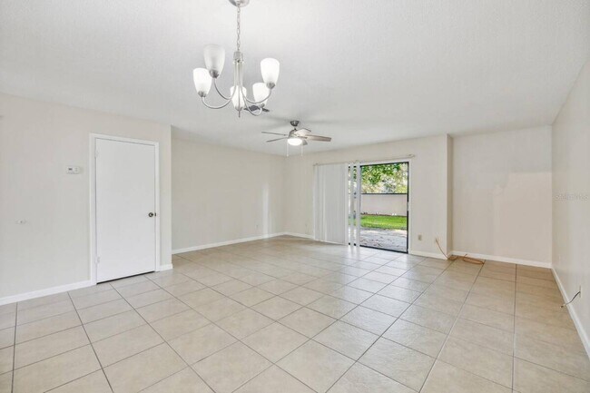 Building Photo - 2748 Candlewood Ct