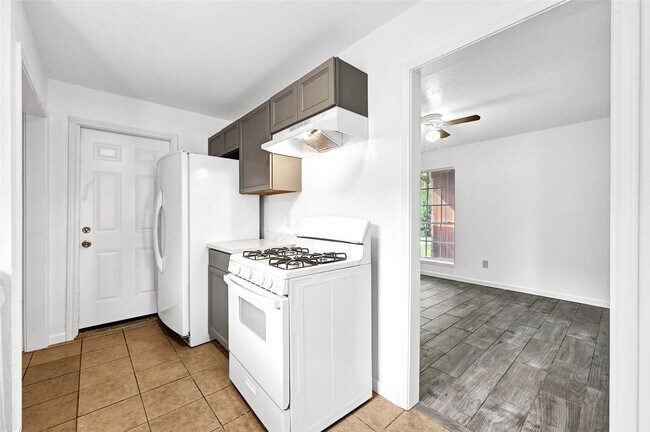 Foto del edificio - 13906 Bearwood Rd