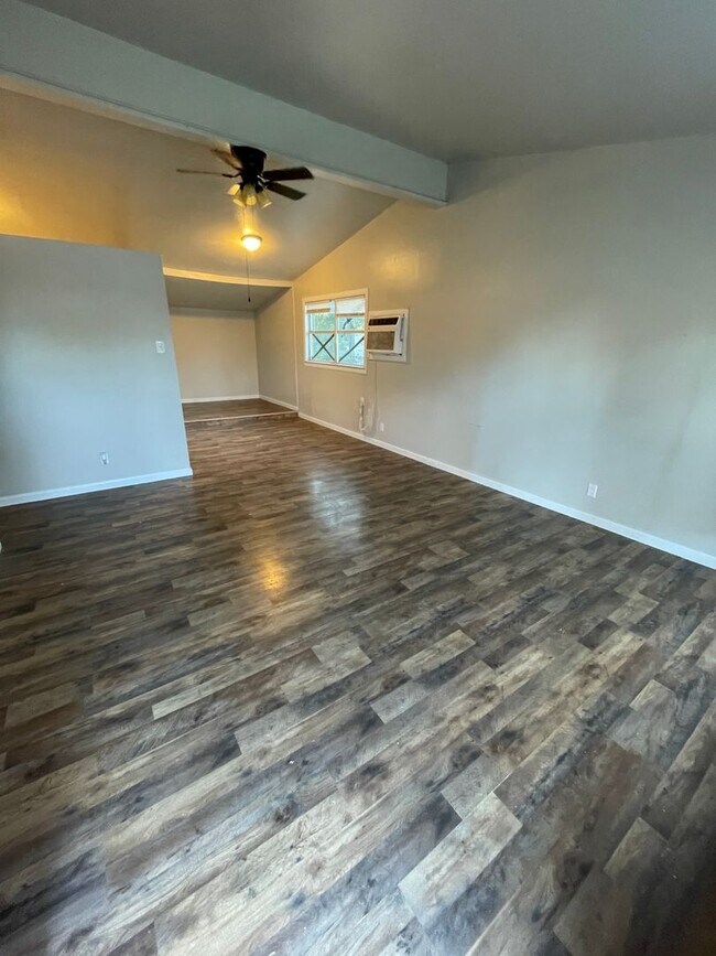 Building Photo - Home For Rent in Lake Charles