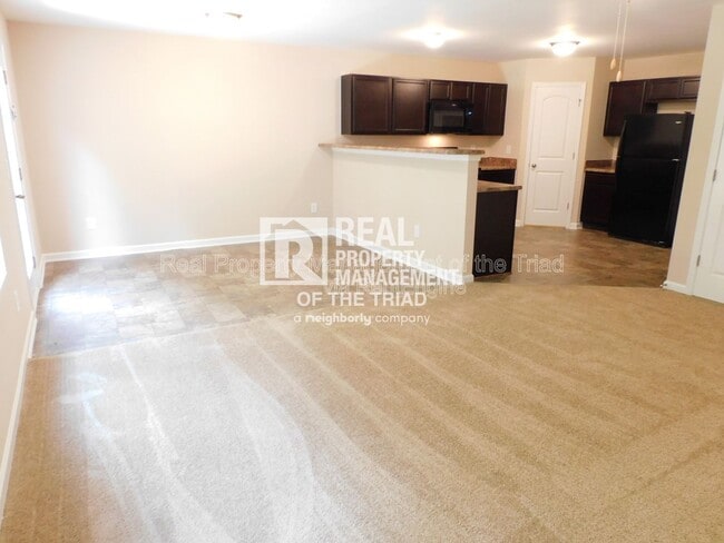 Building Photo - 10 Loblolly Ct