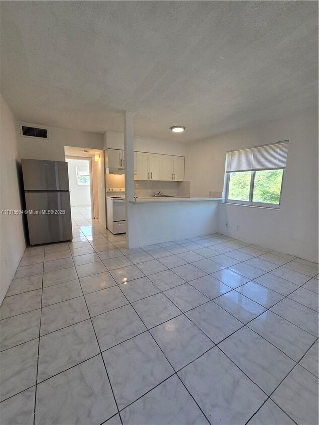 Primary Photo - 1400 N 17th Ave