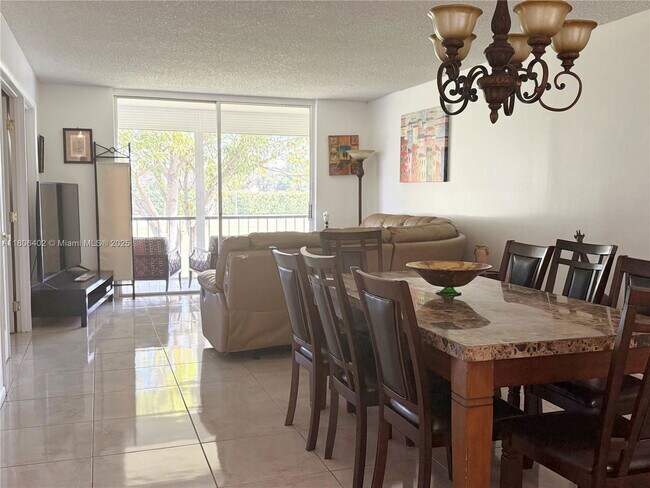 Foto del edificio - 9820 S Hollybrook Lake Dr