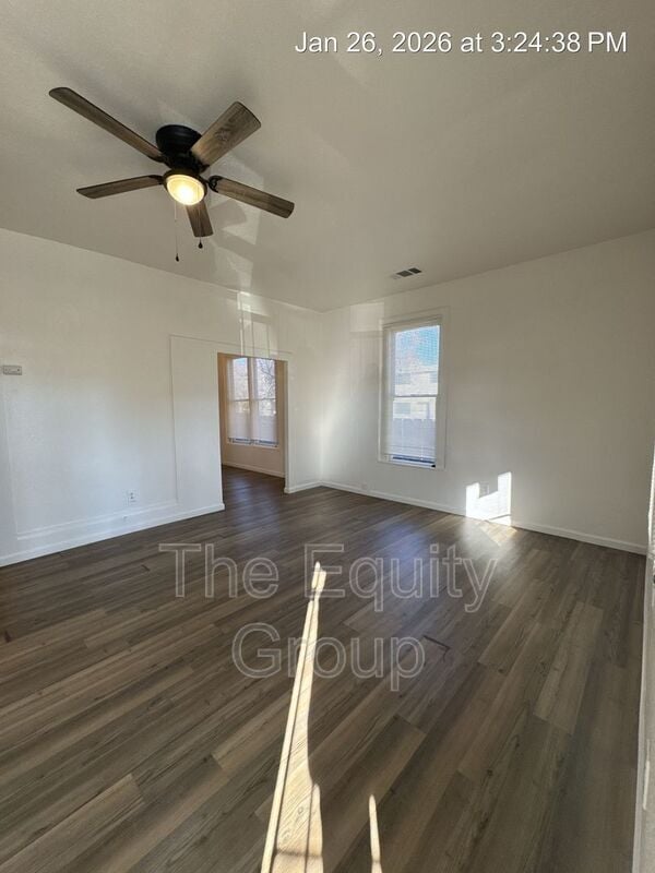 Building Photo - 500 W School Ave