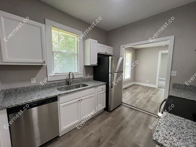 Foto del edificio - 1316 W 22nd St