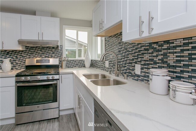 Foto del edificio - 4722 47th Ave SW