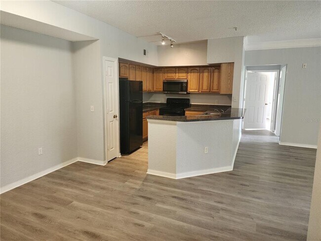 Foto del edificio - 13025 Mulberry Park Dr