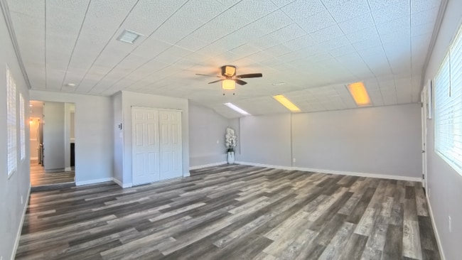 Building Photo - 1412 Hacienda St