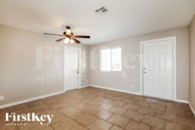 Building Photo - 4138 E Bluefield Ave