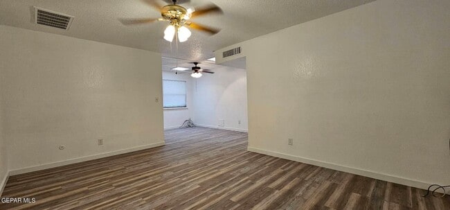 Building Photo - 824 Chapala Ct