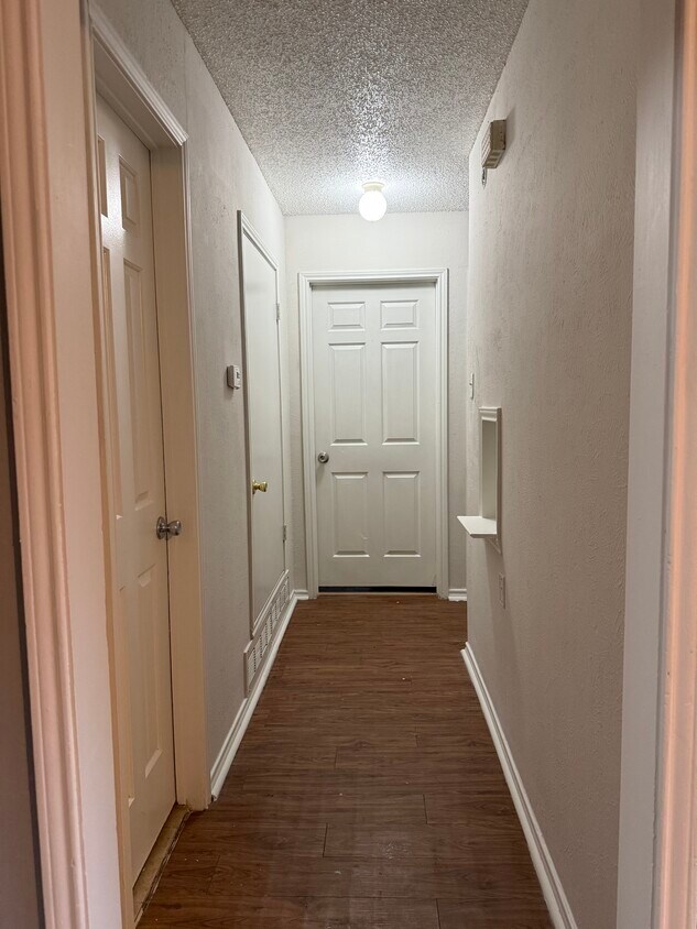 Foto del edificio - 2919 Shadow Wood Dr