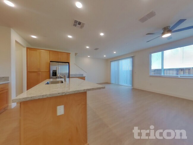 Foto del edificio - 8205 Perla Wy