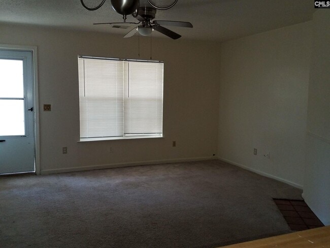 Building Photo - 101 Country Town Dr