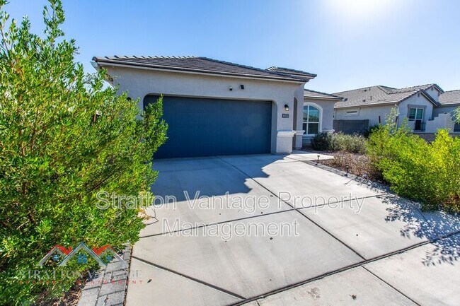 Building Photo - 4453 W Magdalena Ln