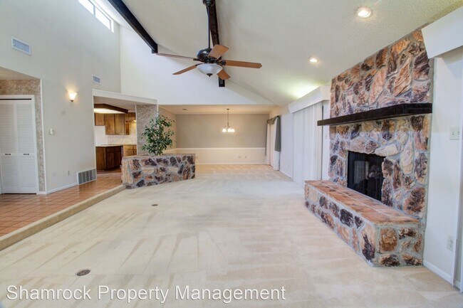 Foto del edificio - 3 br, 2 bath House - 1200 Sierra Dr