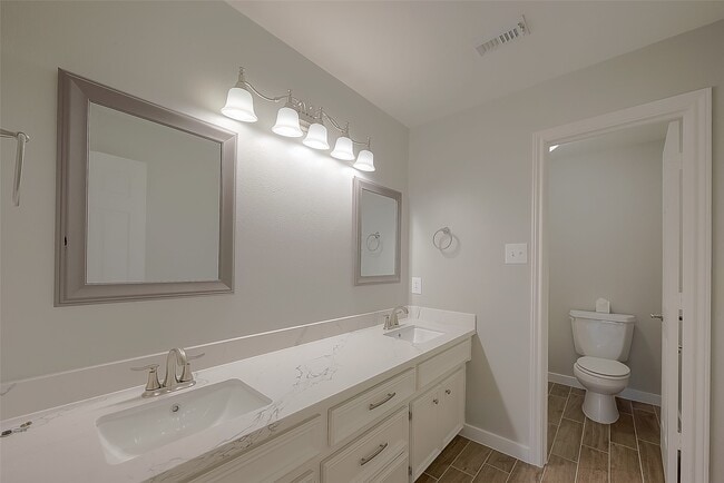 Building Photo - 8910 Bonnyview Dr