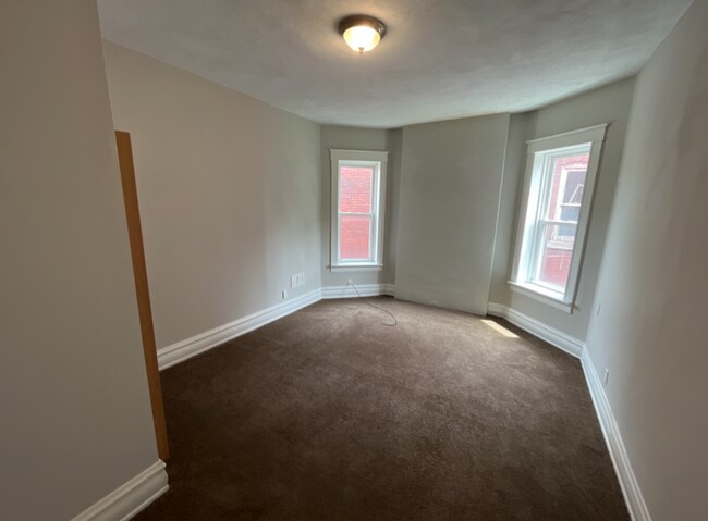 Foto del edificio - 3214 Natural Bridge Ave