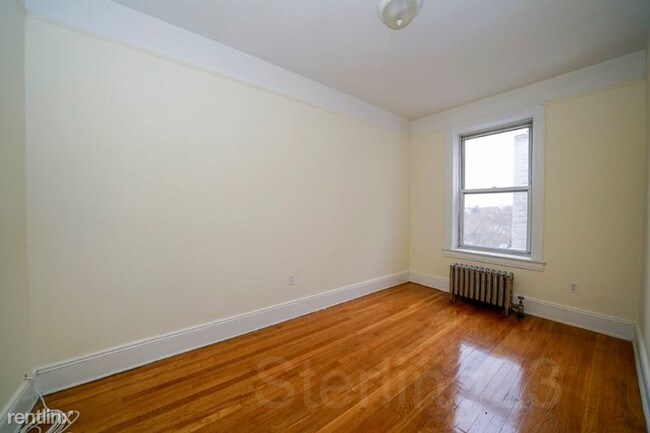Building Photo - 2 br, 1 bath Apartment - 2276 41st St