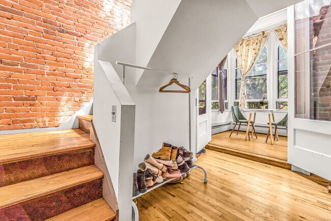 Foto del edificio - 607 Chapel St