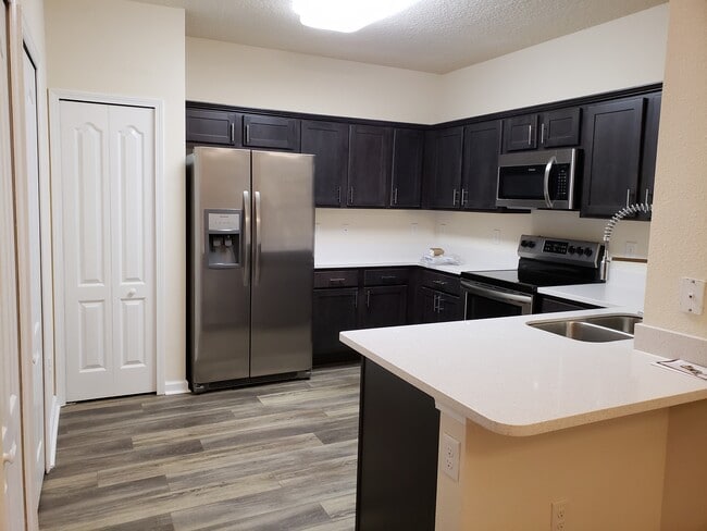 Building Photo - 4931 Key Lime Dr