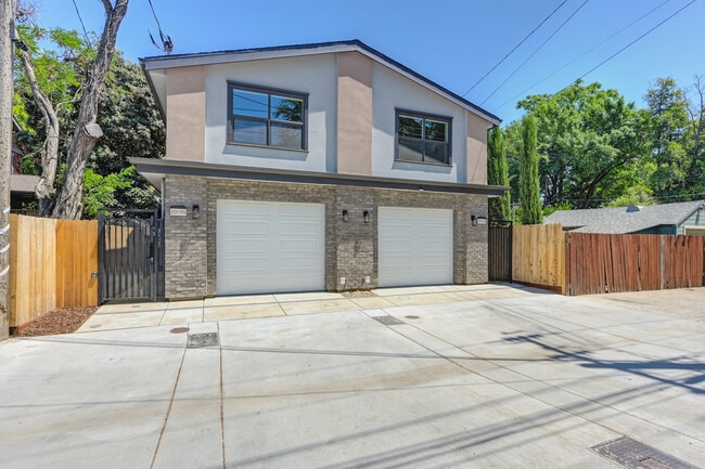 Photo - 2009 Chinatown Alley Townhome