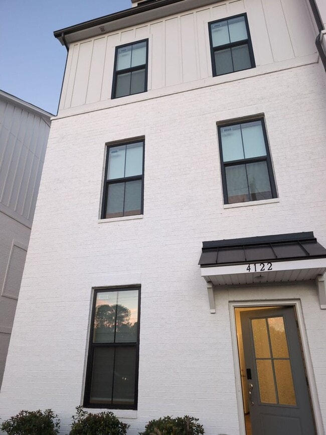 Beautiful End Unit Townhome in the Alexander Providence Community! - Beautiful End Unit Townhome in the Alexander Providence Community!