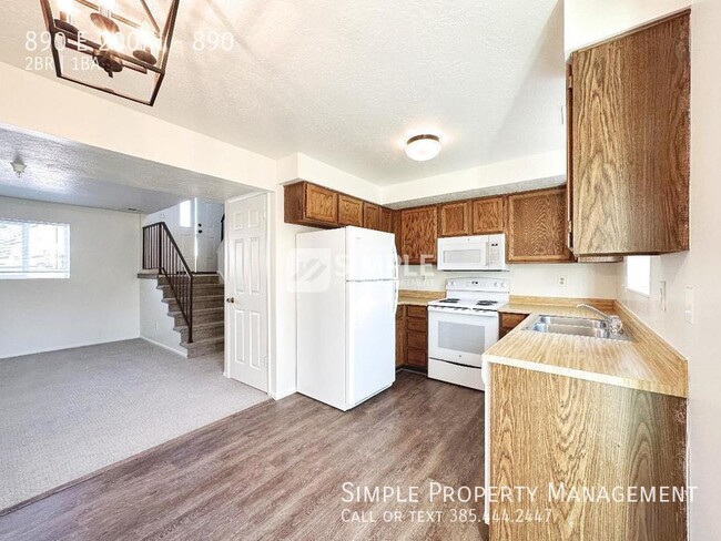 Building Photo - 890 E 200 N