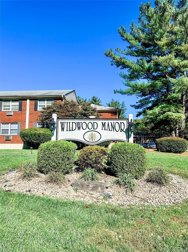Building Photo - 5 Wildwood Dr