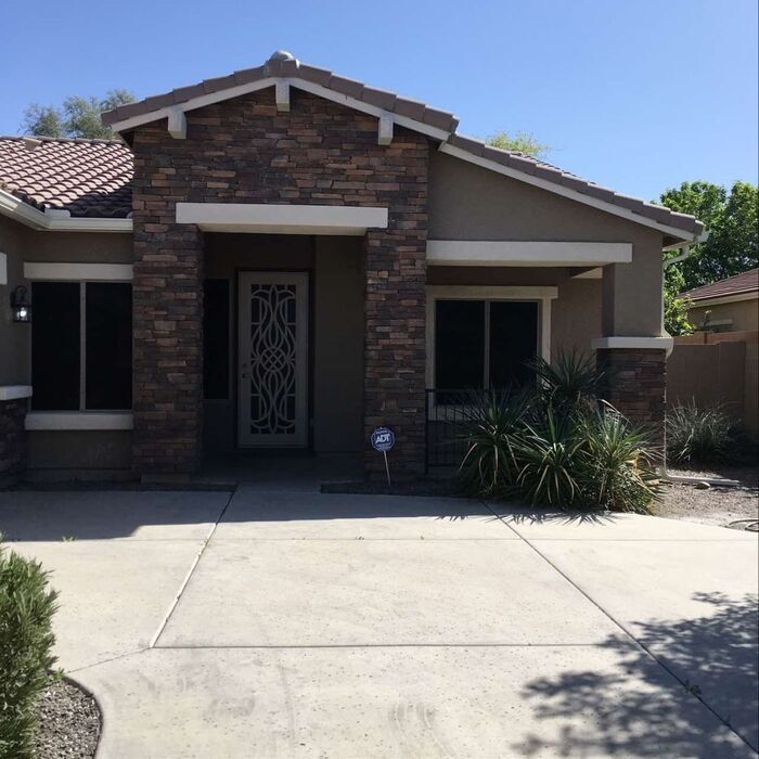 Foto principal - 2895 E MELROSE ST - 4BR 2BA Higley/Germann...