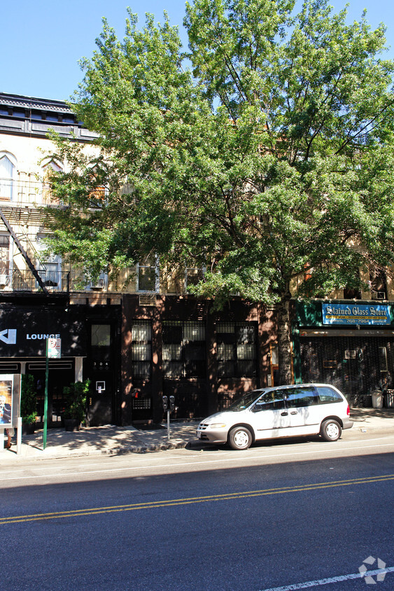 Primary Photo - 302 5th Ave