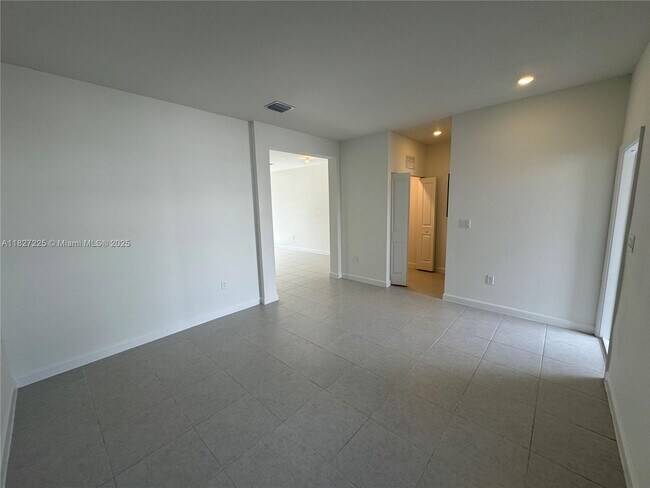 Foto del edificio - 16242 SW 292nd St