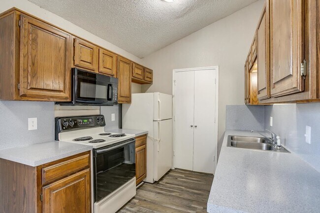 Foto del edificio - 1000 River Bend Dr