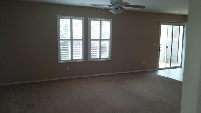 Building Photo - 8478 N Placita De La Manzana