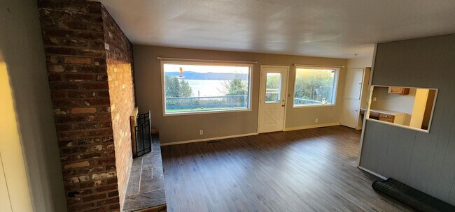 Foto del edificio - BEAUTIFUL RANCH STYLE HOME W/ VIEWS OF THE...