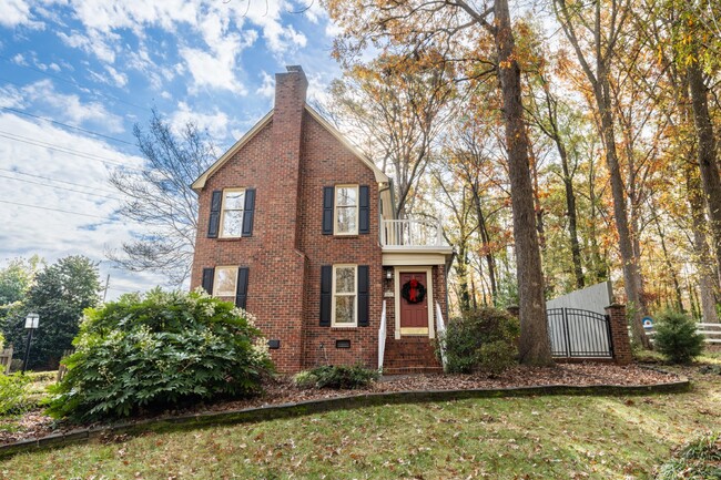 Building Photo - Charming Charleston Style 3-Bedroom Home w...