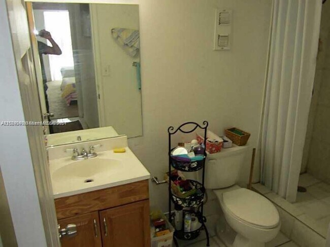 Building Photo - 16950 W Dixie Hwy