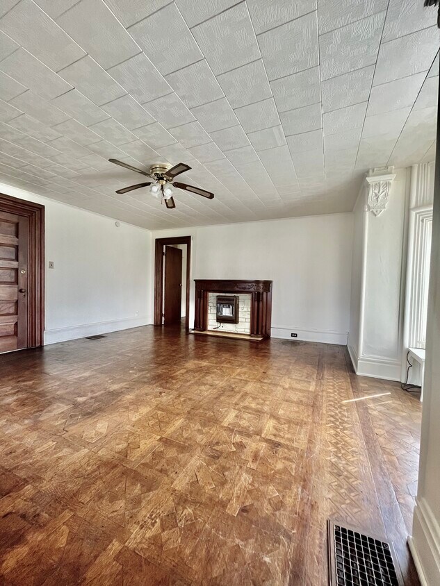 322 N Washington St Unit Apt 1, Titusville, PA 16354 Apartments in