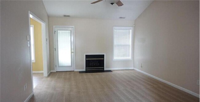 Building Photo - 164 Independence Dr