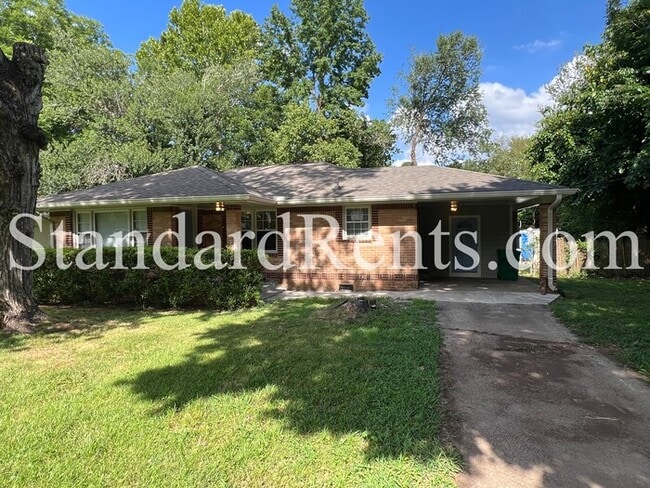 Foto del edificio - 1786 Lynn Ln