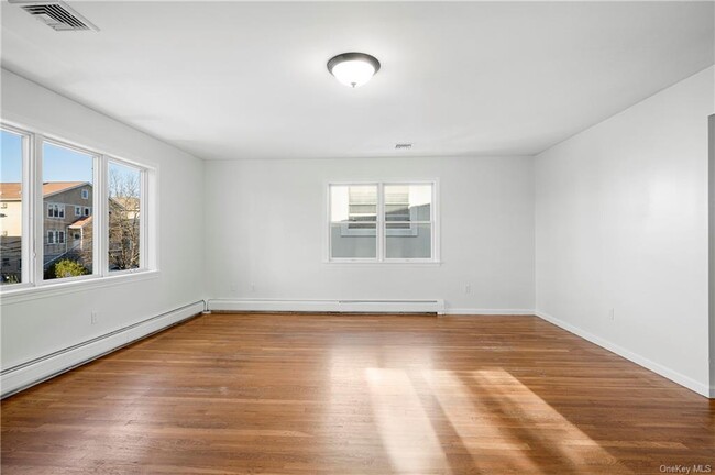 Building Photo - 453 N Terrace Ave